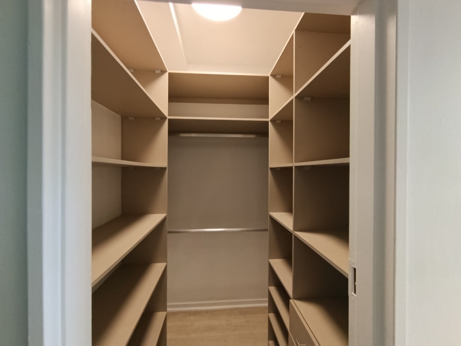 To Let 2 Bedroom Property for Rent in Atholl Gauteng