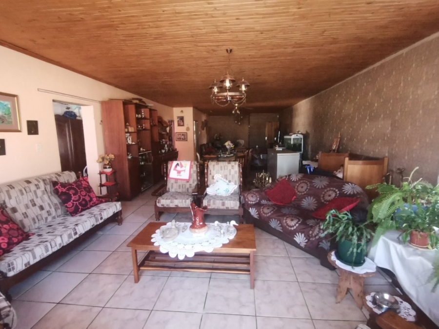 4 Bedroom Property for Sale in Mullerstuine Gauteng