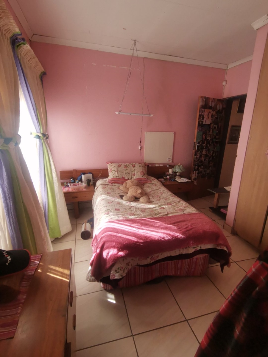 4 Bedroom Property for Sale in Mullerstuine Gauteng