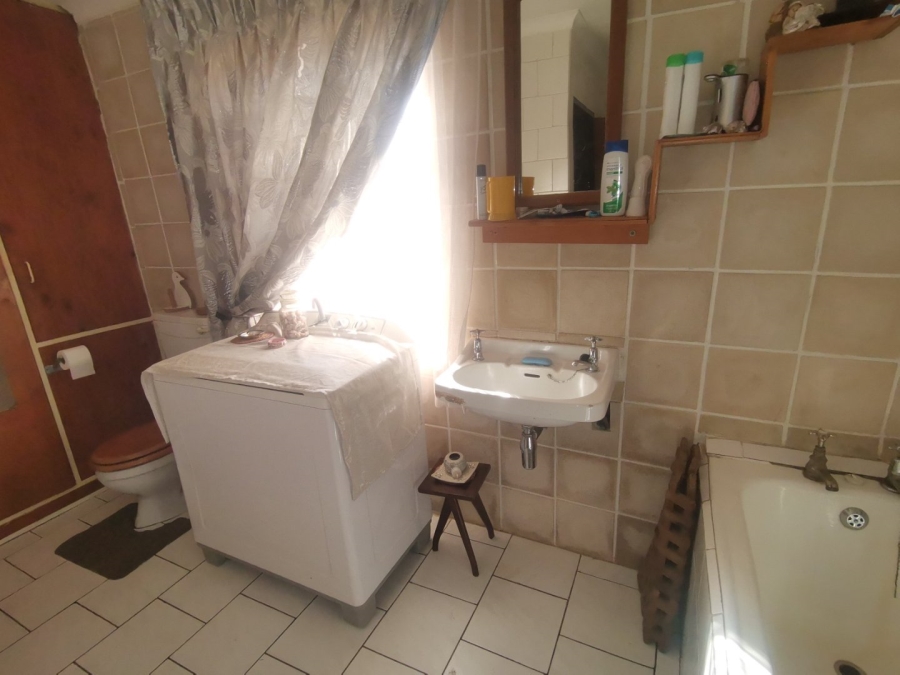 4 Bedroom Property for Sale in Mullerstuine Gauteng