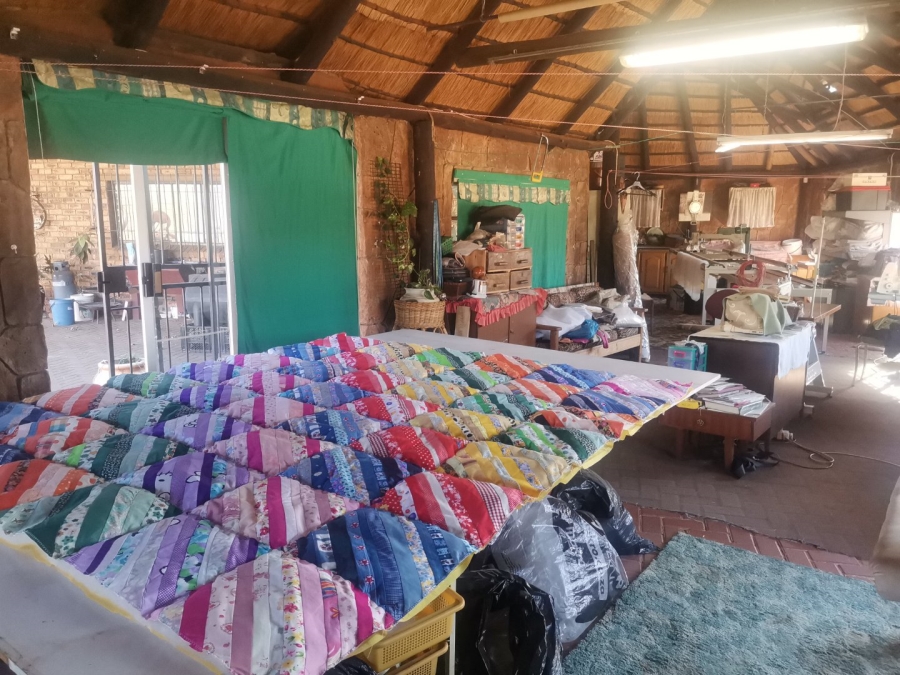 4 Bedroom Property for Sale in Mullerstuine Gauteng