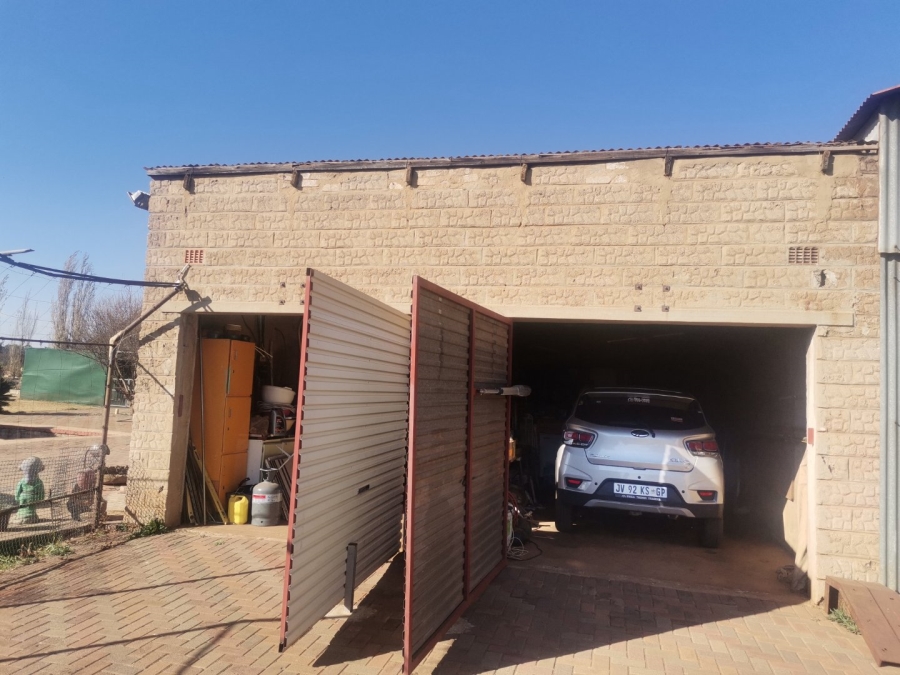 4 Bedroom Property for Sale in Mullerstuine Gauteng