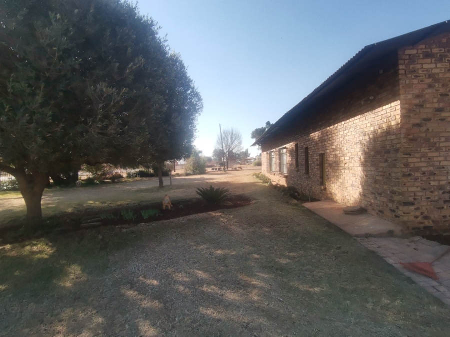 4 Bedroom Property for Sale in Mullerstuine Gauteng