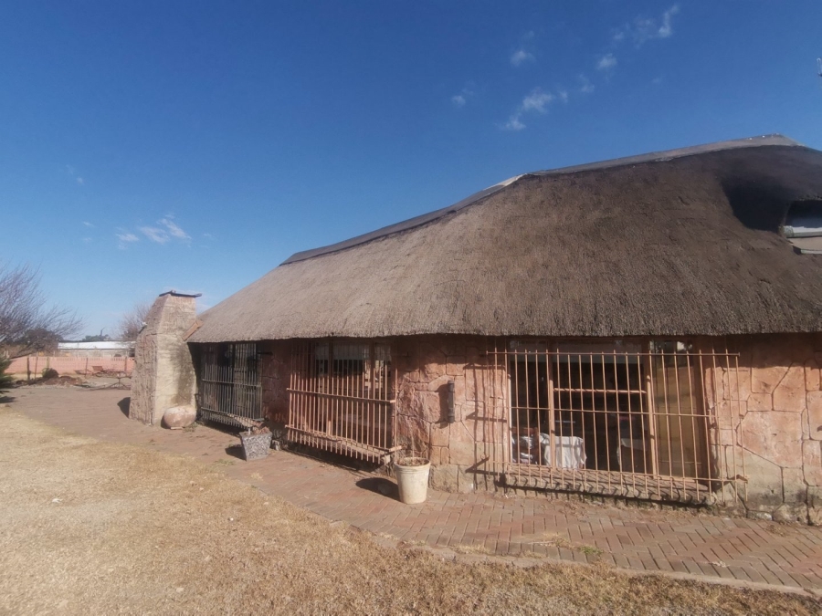 4 Bedroom Property for Sale in Mullerstuine Gauteng