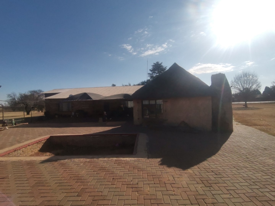 4 Bedroom Property for Sale in Mullerstuine Gauteng