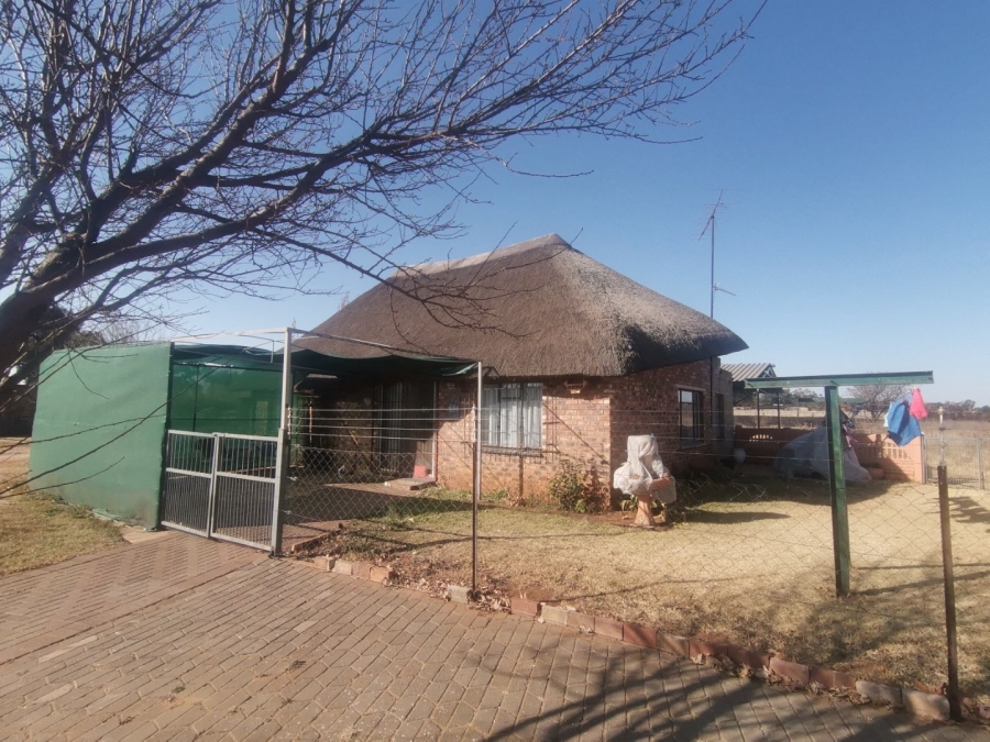 4 Bedroom Property for Sale in Mullerstuine Gauteng
