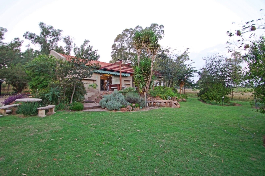 6 Bedroom Property for Sale in Lanseria Gauteng