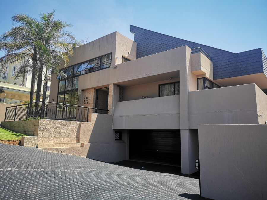 5 Bedroom Property for Sale in Laudium Gauteng