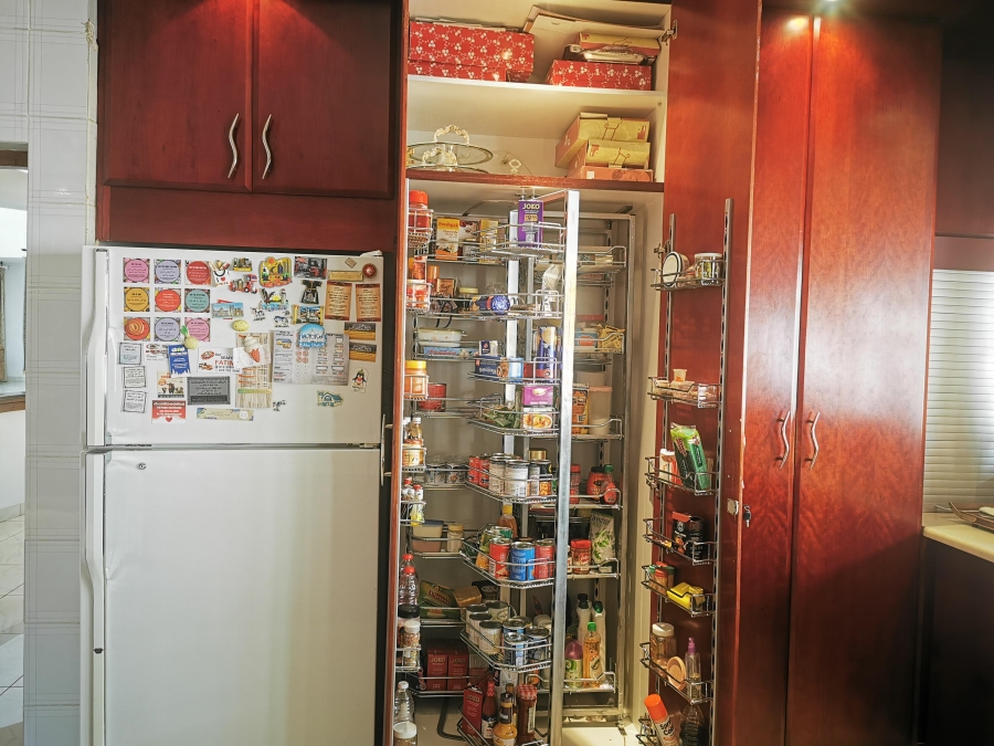 5 Bedroom Property for Sale in Laudium Gauteng