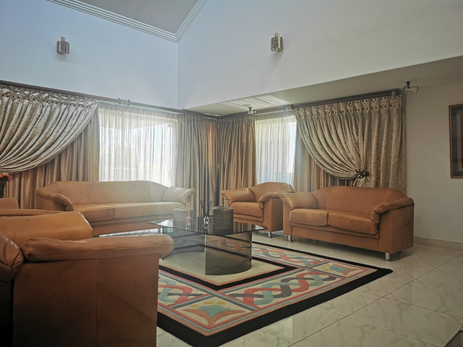 5 Bedroom Property for Sale in Laudium Gauteng