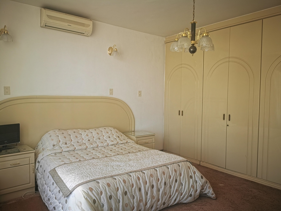 5 Bedroom Property for Sale in Laudium Gauteng