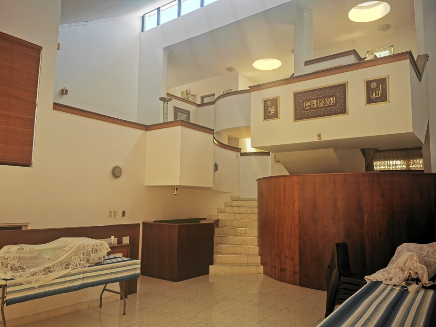 5 Bedroom Property for Sale in Laudium Gauteng