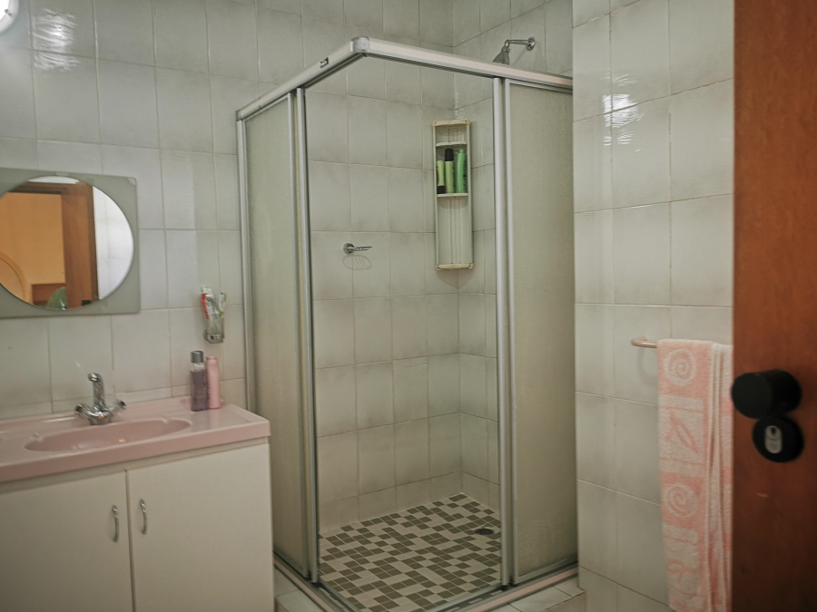 5 Bedroom Property for Sale in Laudium Gauteng