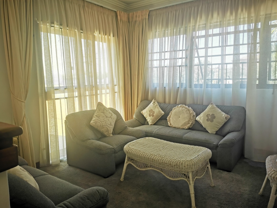 5 Bedroom Property for Sale in Laudium Gauteng