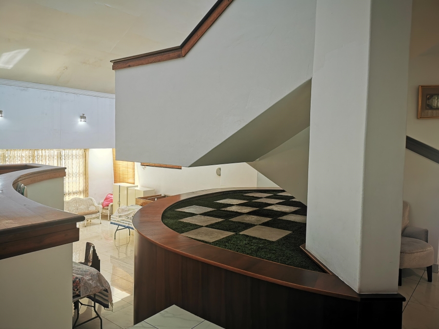 5 Bedroom Property for Sale in Laudium Gauteng