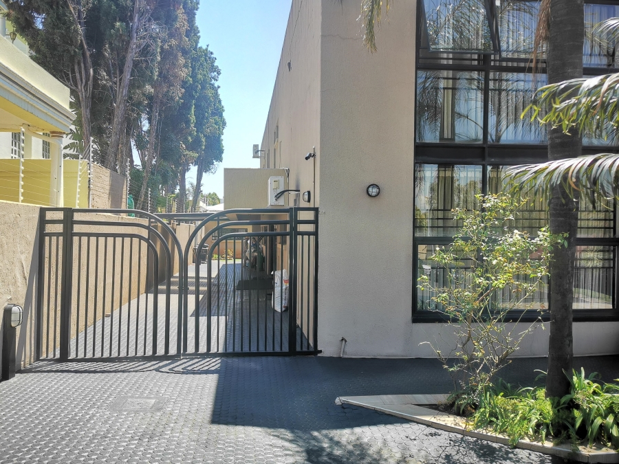 5 Bedroom Property for Sale in Laudium Gauteng