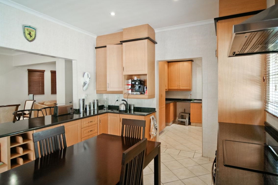 7 Bedroom Property for Sale in Observatory Gauteng