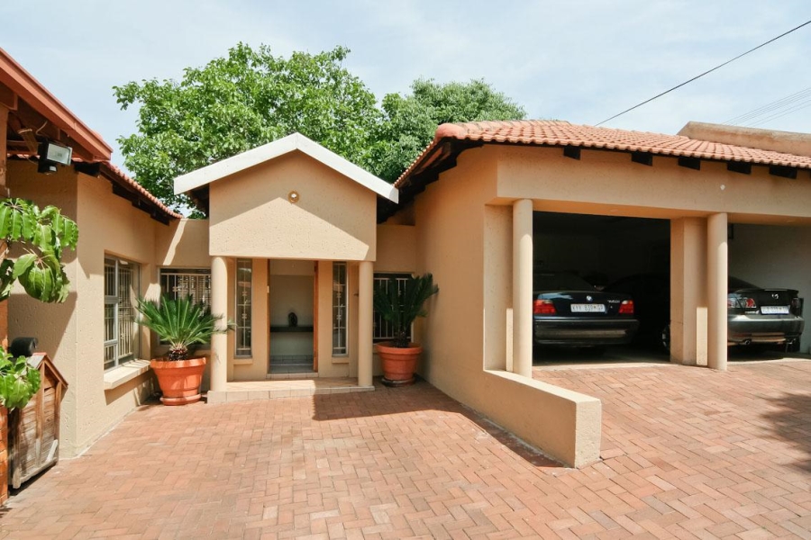 7 Bedroom Property for Sale in Observatory Gauteng
