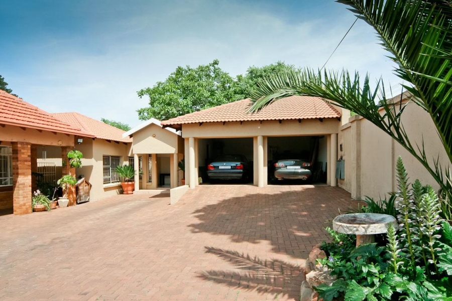 7 Bedroom Property for Sale in Observatory Gauteng
