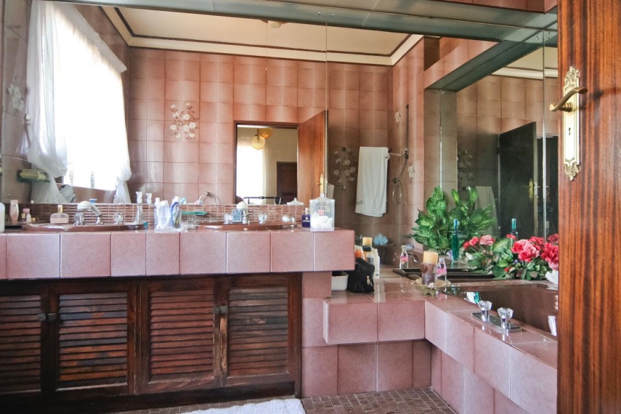 7 Bedroom Property for Sale in Observatory Gauteng