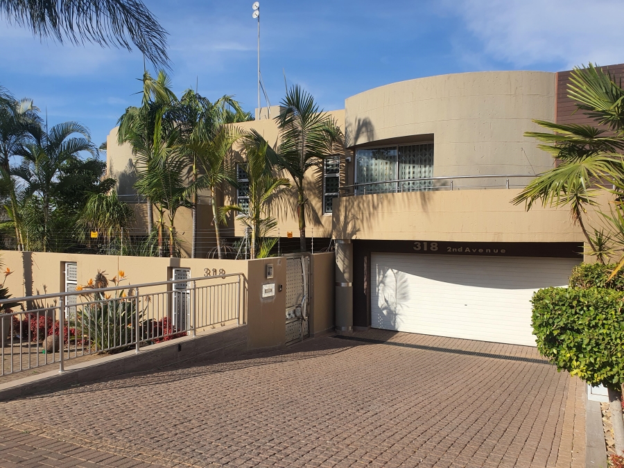 6 Bedroom Property for Sale in Laudium Gauteng