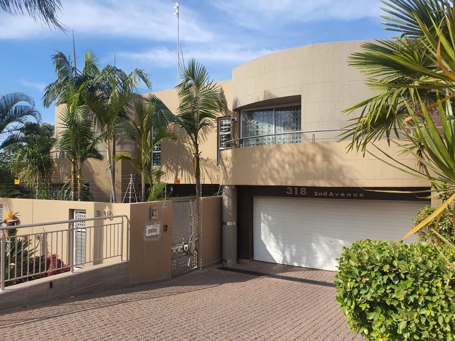6 Bedroom Property for Sale in Laudium Gauteng