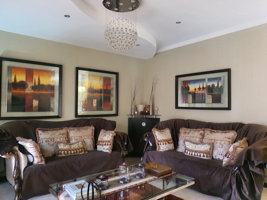 6 Bedroom Property for Sale in Laudium Gauteng