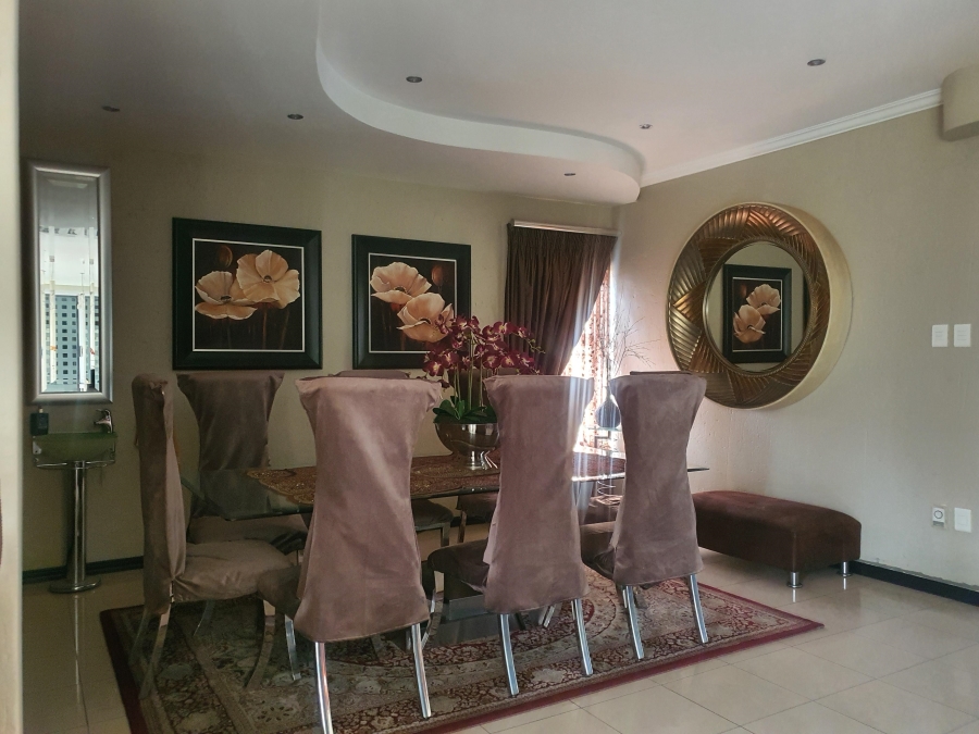 6 Bedroom Property for Sale in Laudium Gauteng