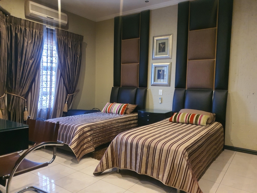 6 Bedroom Property for Sale in Laudium Gauteng