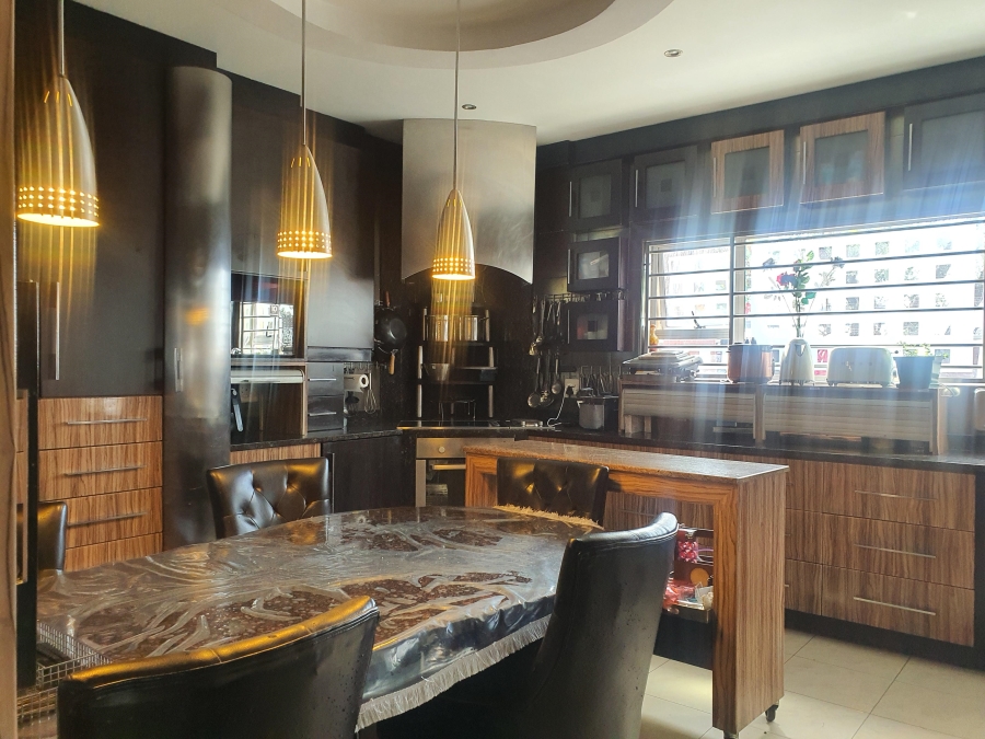 6 Bedroom Property for Sale in Laudium Gauteng