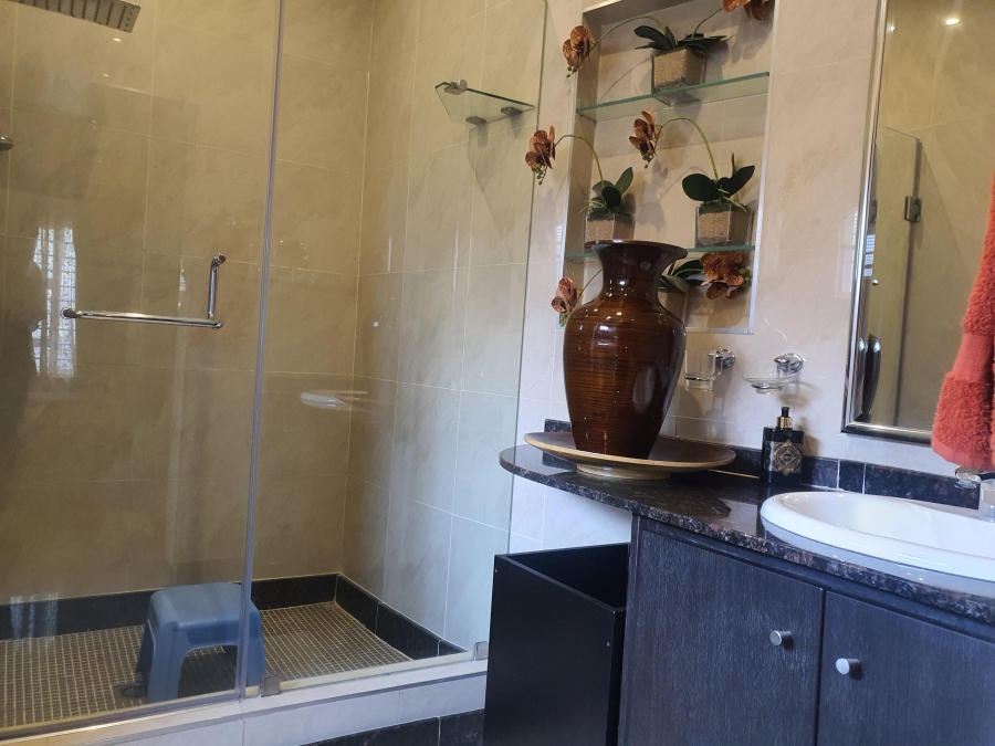 6 Bedroom Property for Sale in Laudium Gauteng