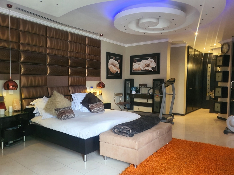 6 Bedroom Property for Sale in Laudium Gauteng