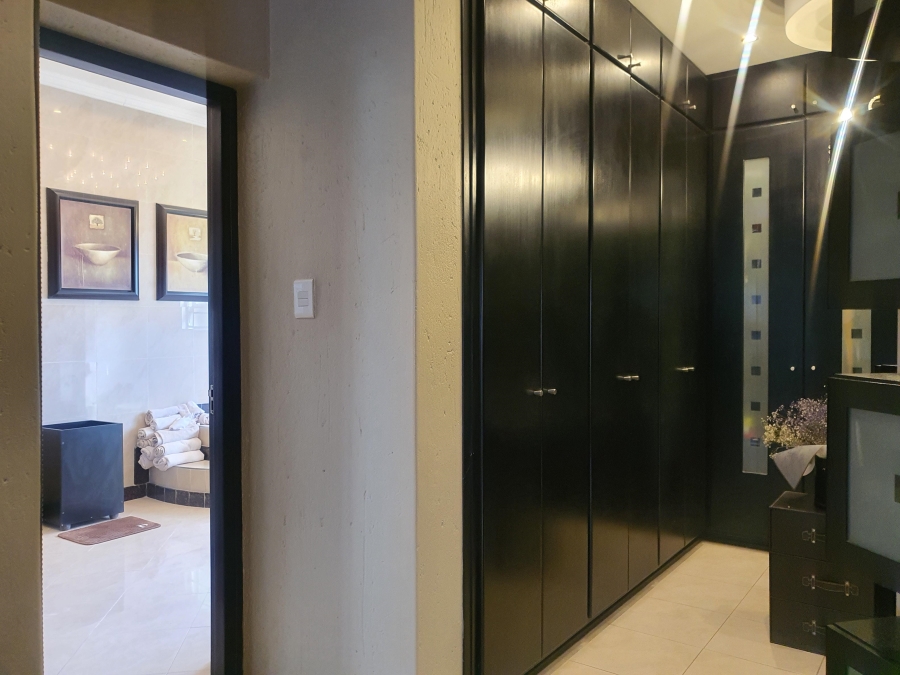 6 Bedroom Property for Sale in Laudium Gauteng