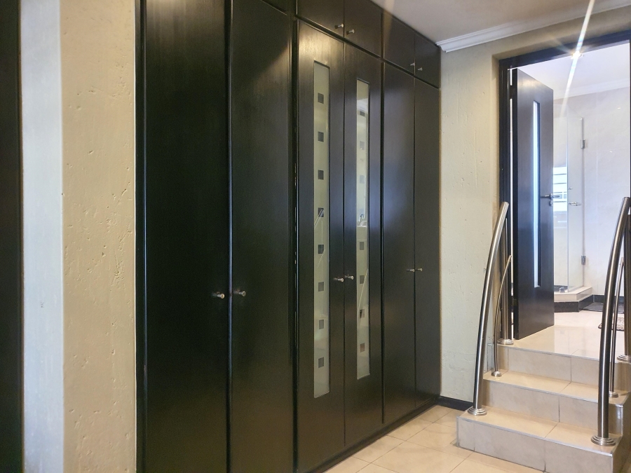6 Bedroom Property for Sale in Laudium Gauteng