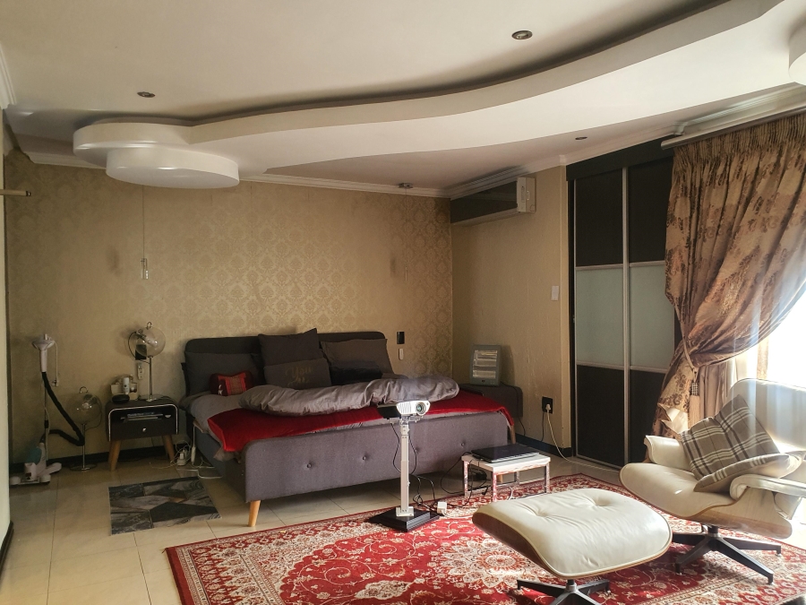 6 Bedroom Property for Sale in Laudium Gauteng