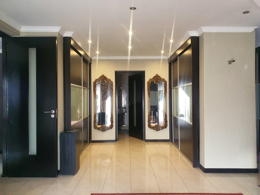 6 Bedroom Property for Sale in Laudium Gauteng