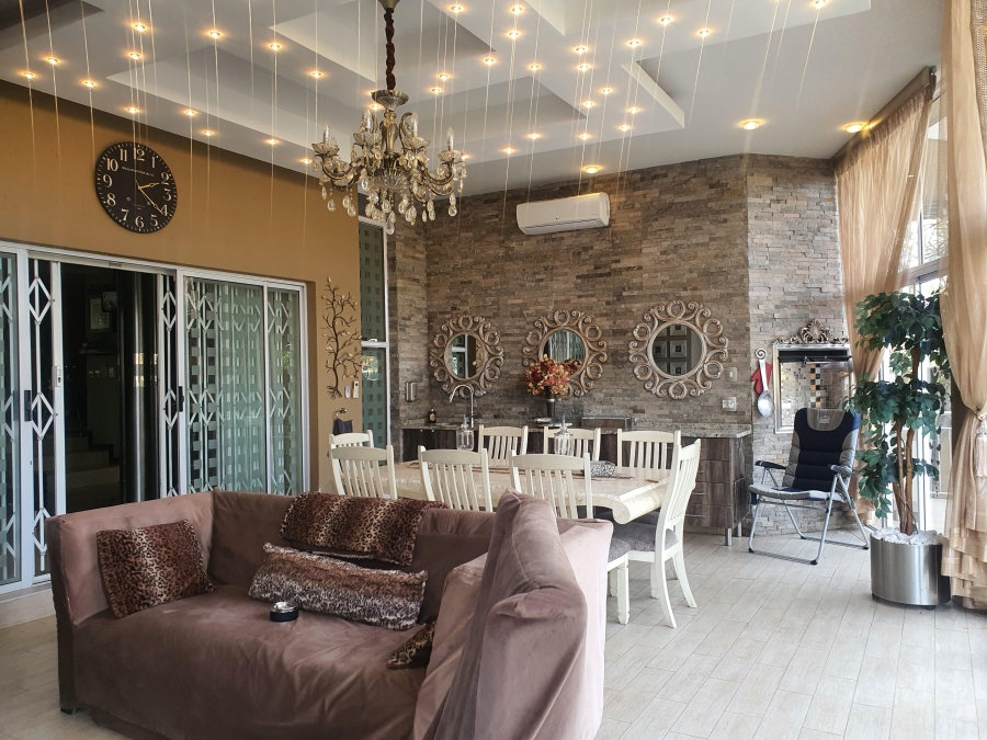 6 Bedroom Property for Sale in Laudium Gauteng