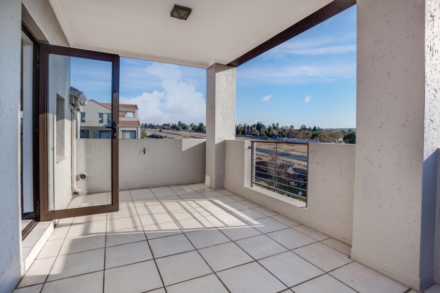 1 Bedroom Property for Sale in Lonehill Gauteng