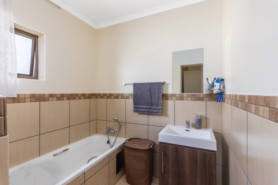 3 Bedroom Property for Sale in Barbeque Downs Gauteng