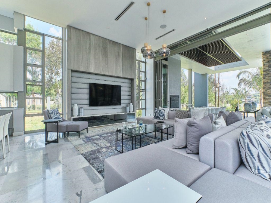 5 Bedroom Property for Sale in Marlbank Gauteng