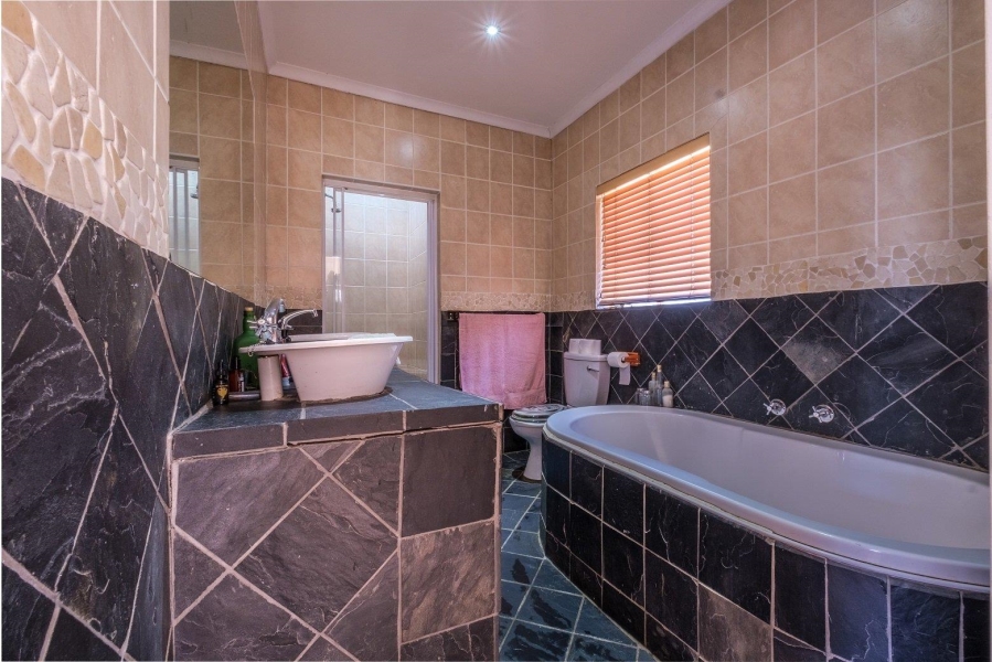 4 Bedroom Property for Sale in Walkerville Gauteng