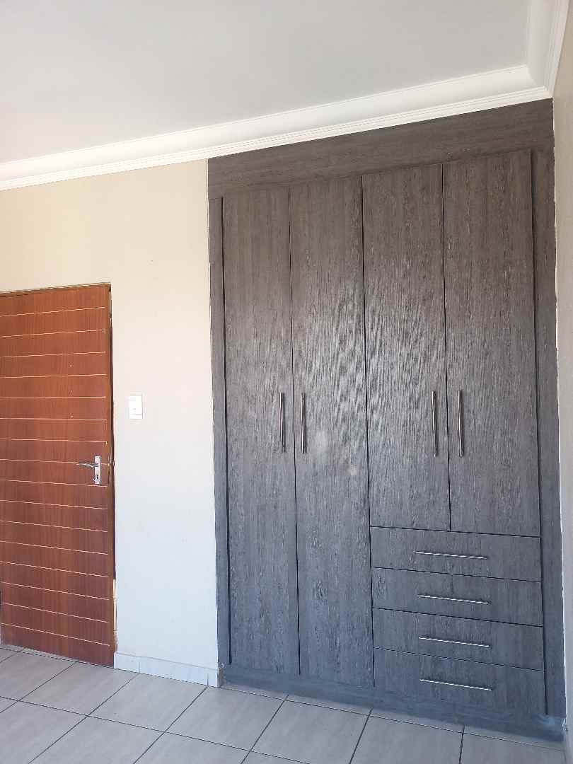 2 Bedroom Property for Sale in Terenure Gauteng