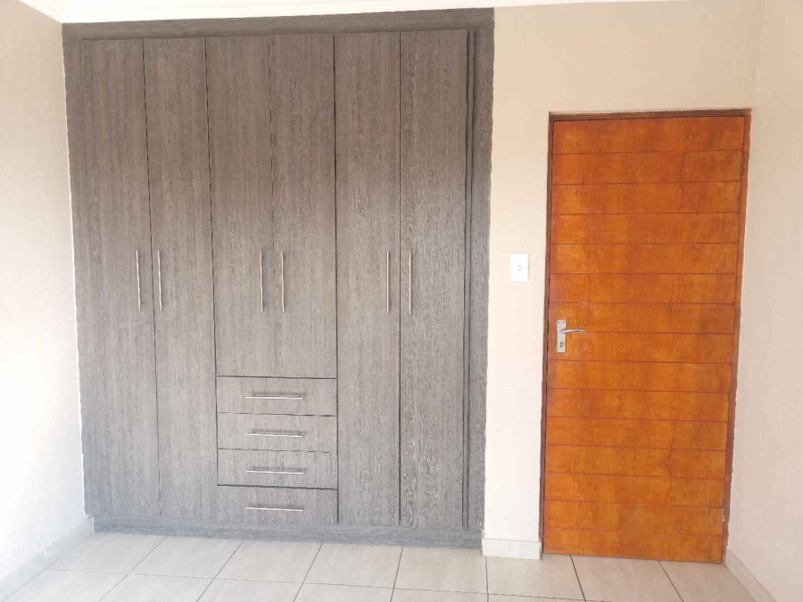 2 Bedroom Property for Sale in Terenure Gauteng