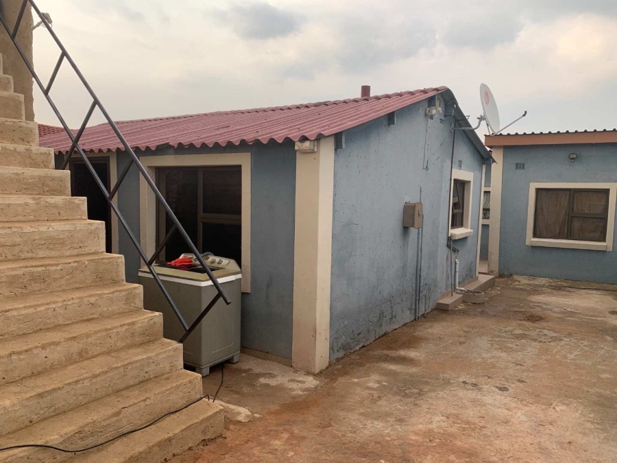 2 Bedroom Property for Sale in Diepkloof Zone 3 Gauteng
