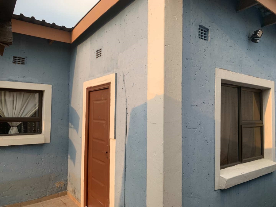 2 Bedroom Property for Sale in Diepkloof Zone 3 Gauteng