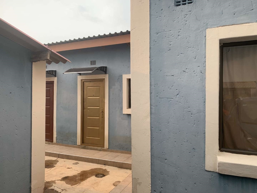 2 Bedroom Property for Sale in Diepkloof Zone 3 Gauteng