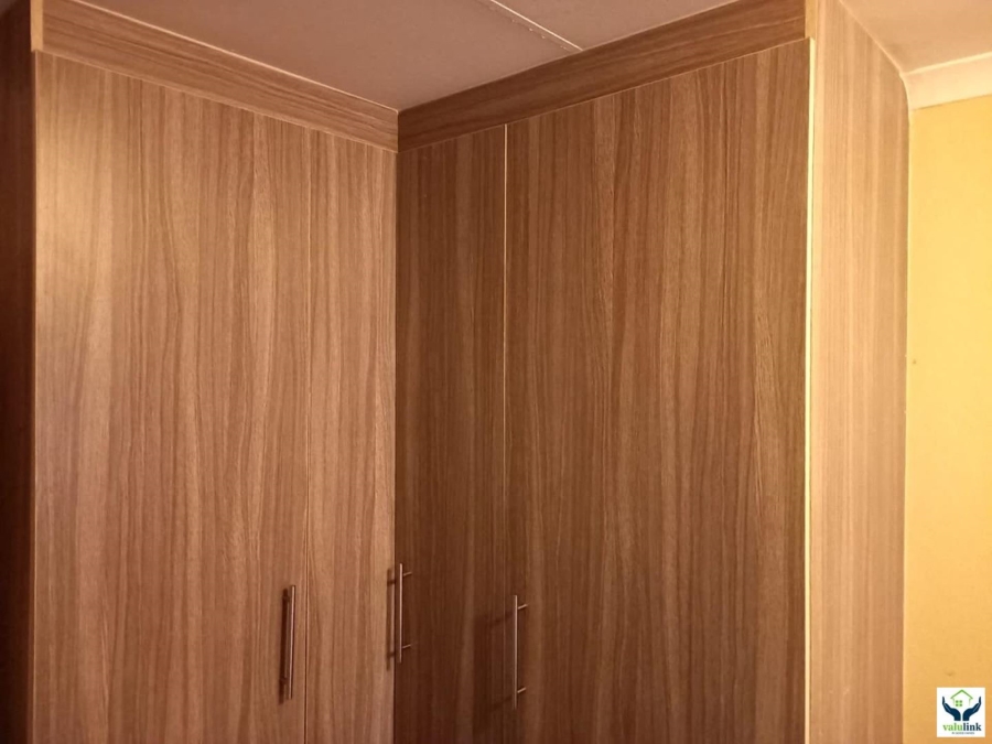 2 Bedroom Property for Sale in Clayville Gauteng