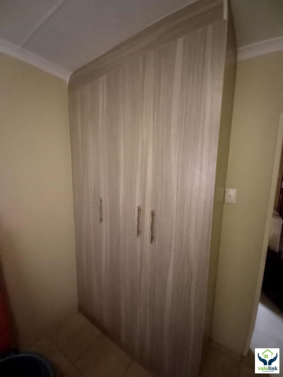 2 Bedroom Property for Sale in Clayville Gauteng