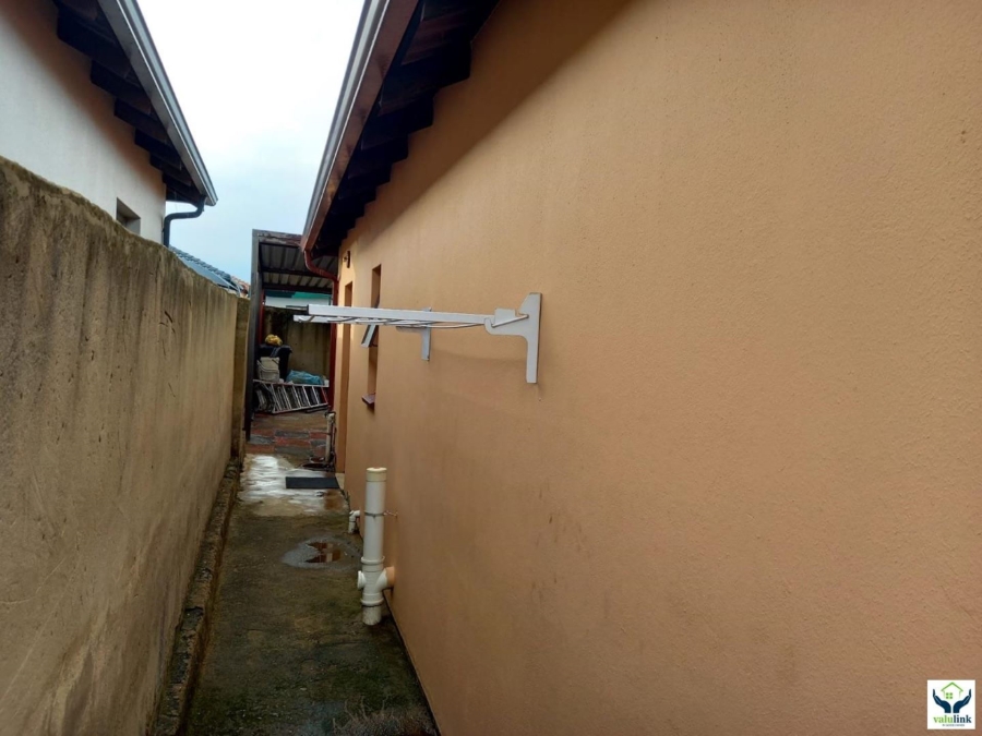 2 Bedroom Property for Sale in Clayville Gauteng