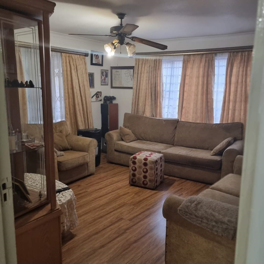4 Bedroom Property for Sale in Lenasia Gauteng